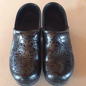 Dansko clogs size 38